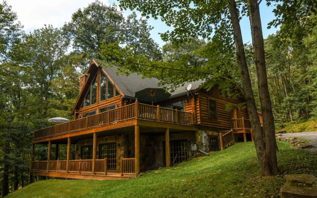 Old Bruin's Den House