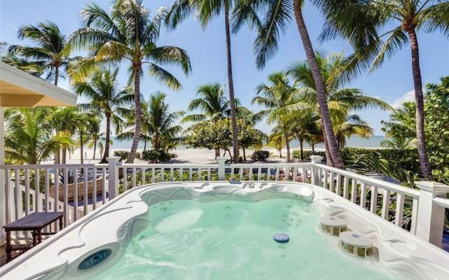 Tropical Paradise - Three Bedroom Home