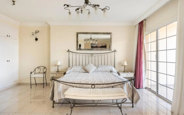 Terrazas Del Duque Sunset Apartment