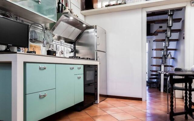 Hintown Navigli by Night