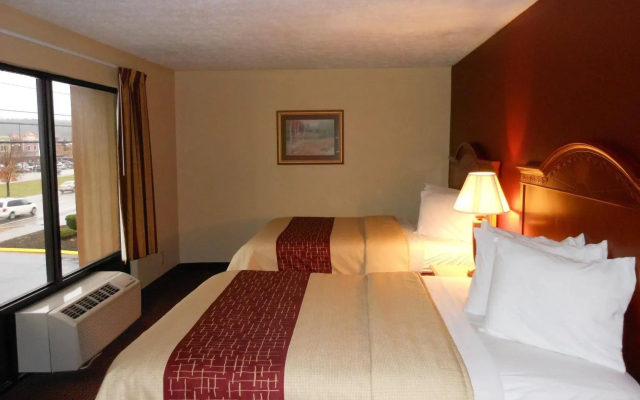 Red Roof Inn & Suites Pigeon Forge - Parkway