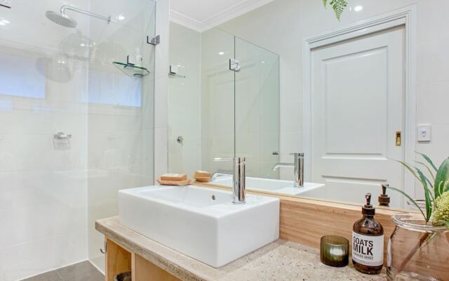 Sofia-Rose and Cottage