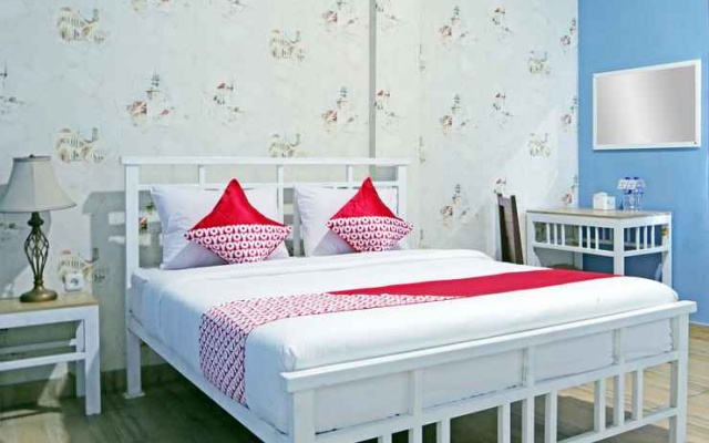 Hotel Grand Gabelo by OYO Rooms – Guest Rooms – Bukittinggi