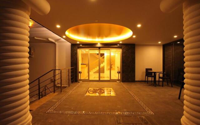 Golden Spark Apart Hotel