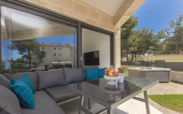 Villa Okit