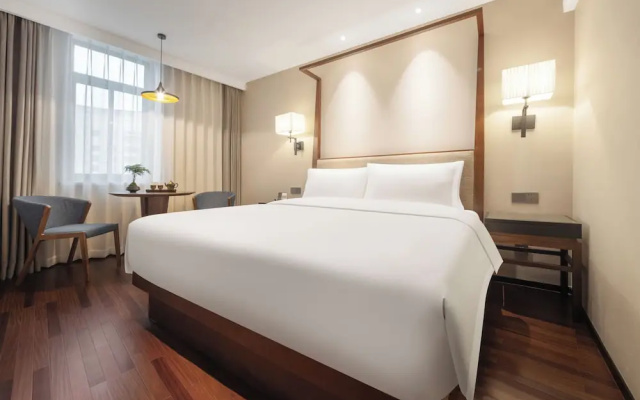 SSAW Boutique Hotel (Jiefangbei Hongyadong Branch) — фото 4