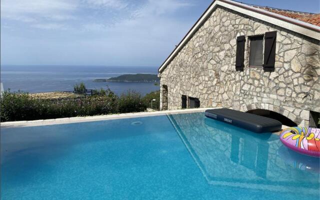 Mountains Villa near Budva