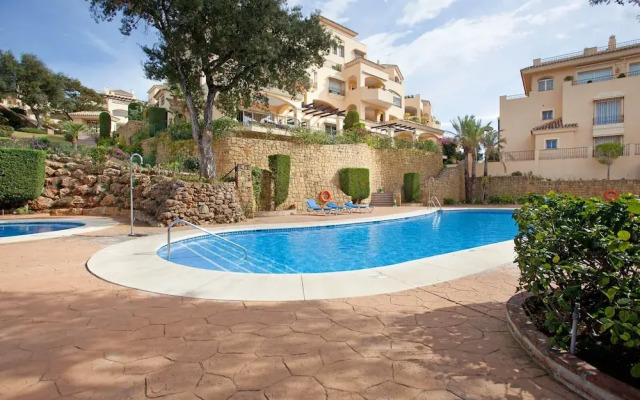 Charming Apartment With Pool
