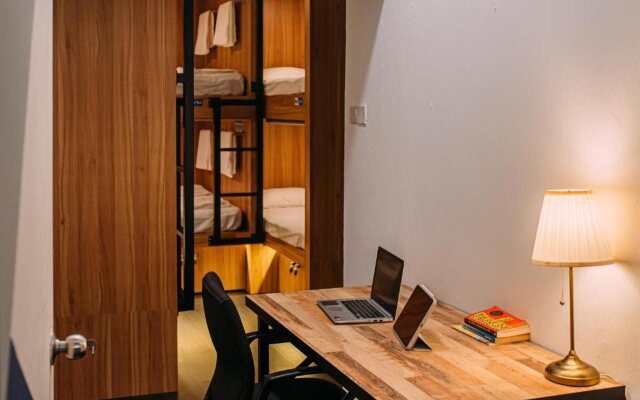Bluewaters Pods 38 Hongkong St
