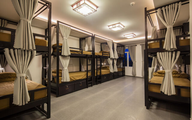 Phu House Hostel