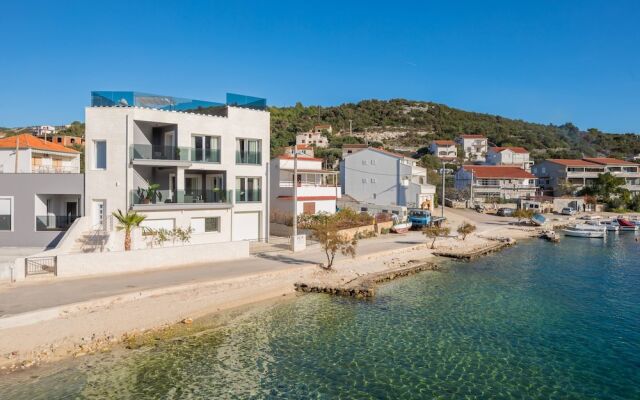 Beachfront Villa Seashell with Pool