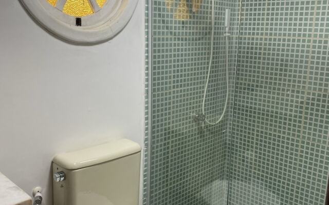 Village Colonial Hotel