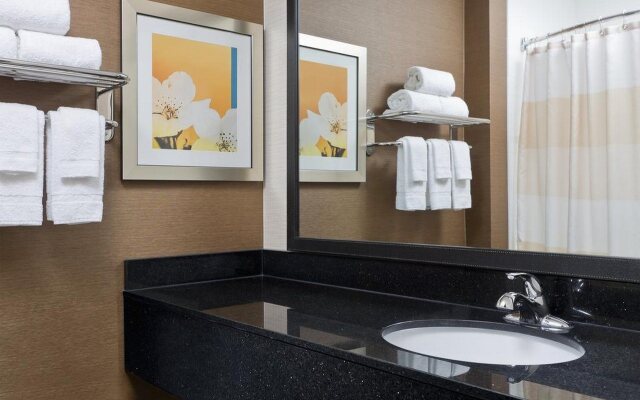 Fairfield Inn & Suites Lexington Keeneland Airport