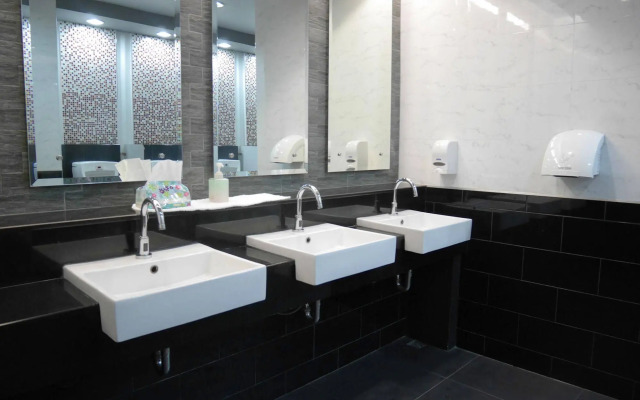 Boxtel at Suvarnabhumi Airport