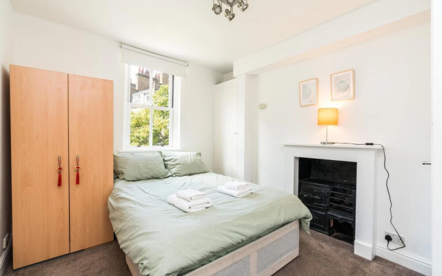 Super 1BD Flat Minutes From Kings Cross Station!