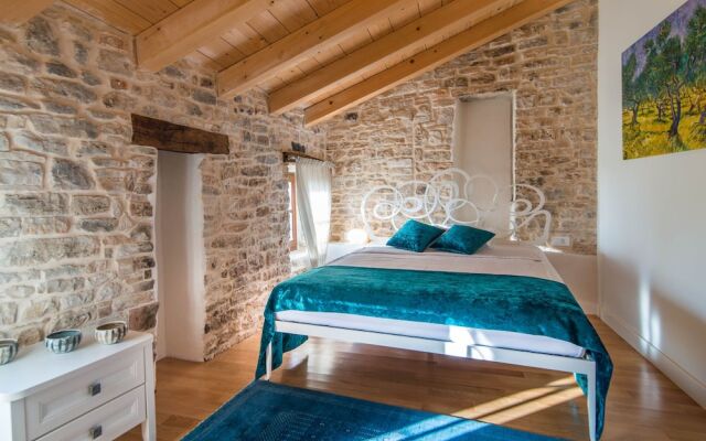 Completely Renovated Traditional Istrian Stone House Villa Bale-valle