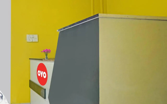 Oyo 703347 Ab Hotel