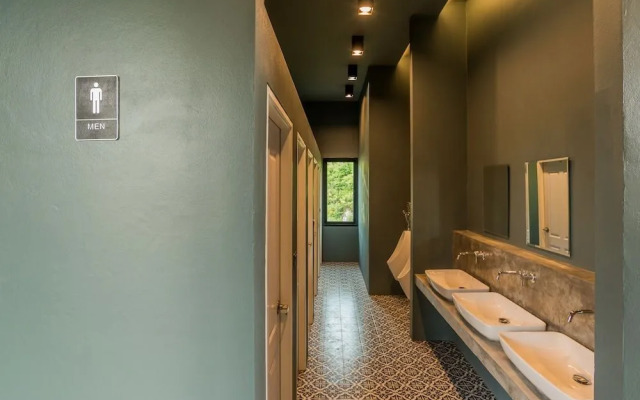 Link Hostel Aonang - Adults Only