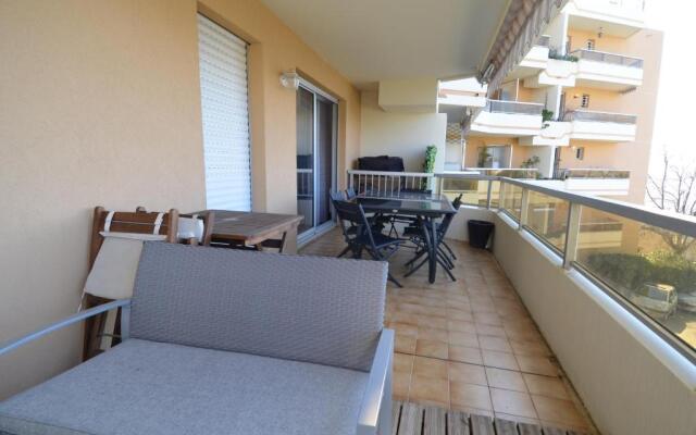 Appartement 5 personnes avec piscine sur la Corniche Fleurie à Nice