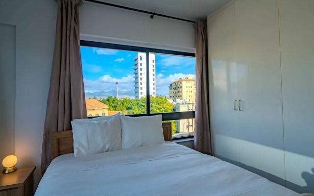 Chic City Center Stay With Stunning View