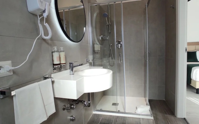 Massimi City Garden Hotel