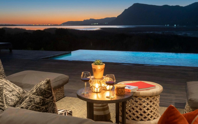 Perivoli Lagoon House