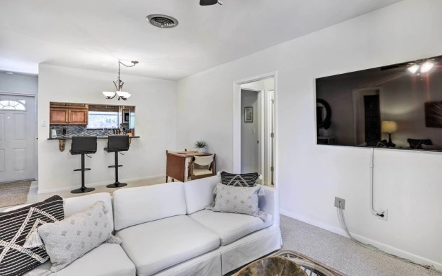 Vibrant Stuart Getaway w/ Private Hot Tub!