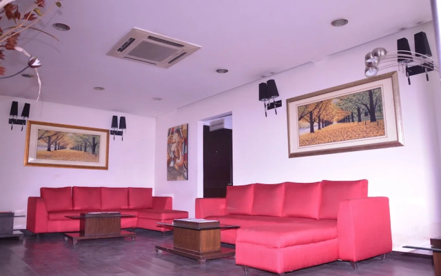 Hotel Saurabh Candy By Peppermint