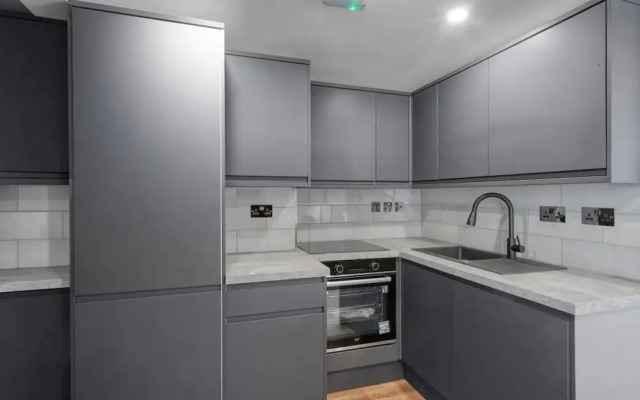 Immaculate Luxury Studio in London