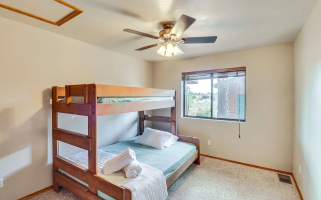 Near Lakes & Trails: Pet-friendly Cabin in Arizona