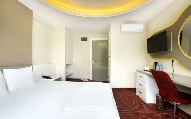 IS Hotel