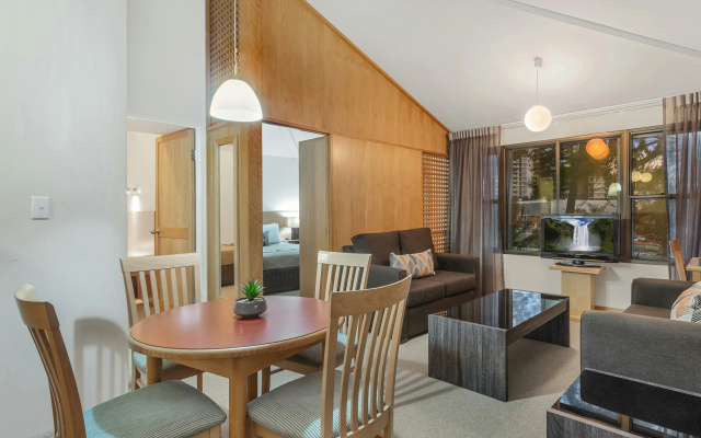 Airport International Hotel Brisbane – Guest Rooms – Brisbane