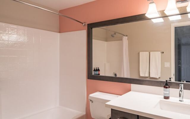 Luxury 2br Near Kierland Commons by Wanderjaunt