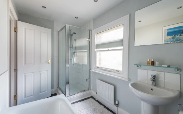 Traditional Richmond Home by Twickenham Green