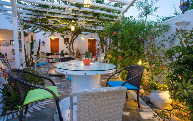 Cyclades Hotel & Studios