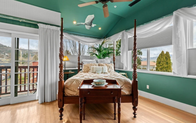 Peerless Hotel & Restaurant