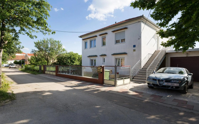 Apartment Twisting By The Private Pool