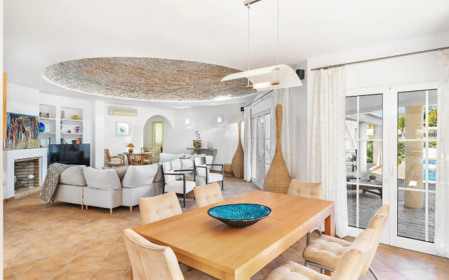 Villa Dome by OCvillas