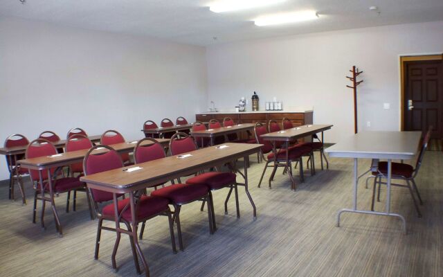 Country Inn & Suites by Radisson, Appleton Airport - Fox River Mall Area