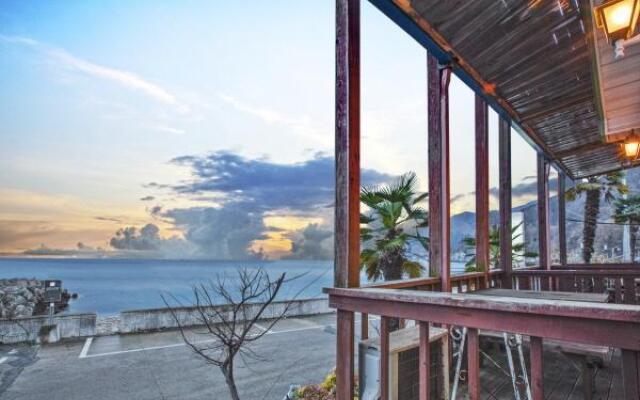 Namhae MongdolHaebyun Beach Pension