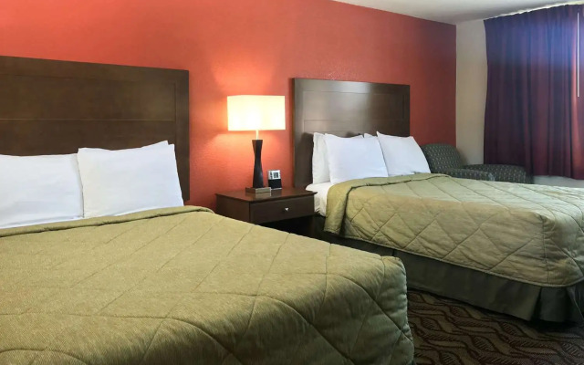 Super 8 by Wyndham Greensburg