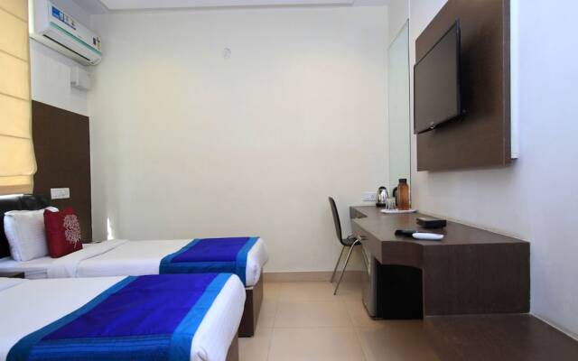 OYO 763 Donatella Suites