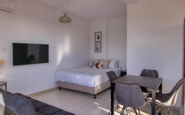 Phaedrus Living City Flat Palas 101