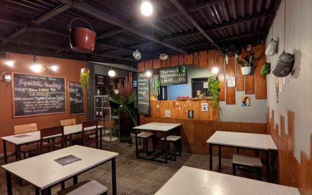 Dong Paloh Hostel