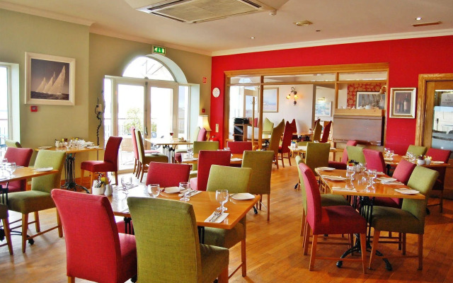 WatersEdge Hotel