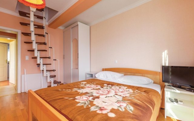 Nice Home in Jadranovo With Sauna, Wifi and 5 Bedrooms