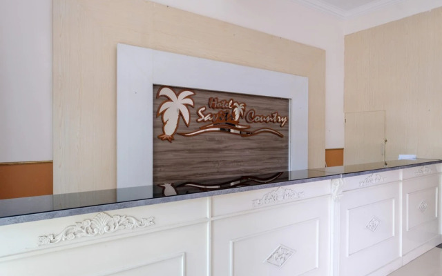 RedDoorz @ Savitri Hotel