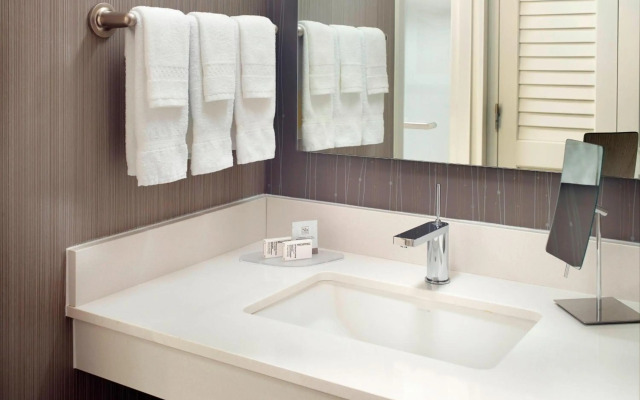 Courtyard by Marriott Raleigh/Cary