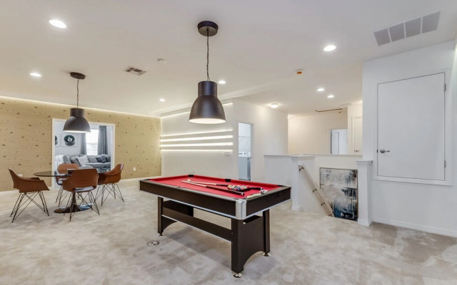 14 Bdrm 11 Bath Villa For 30