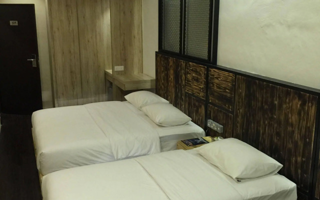 The Oikos Hotel